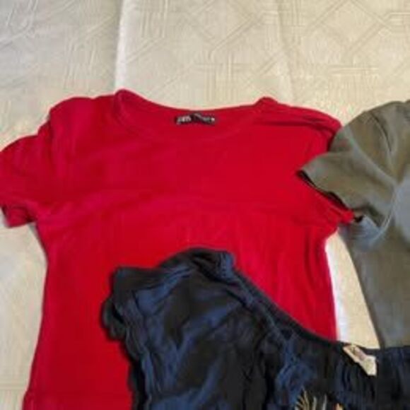 bundle lot for 3 women's cropped t-shirt tops - Picture 4 of 7